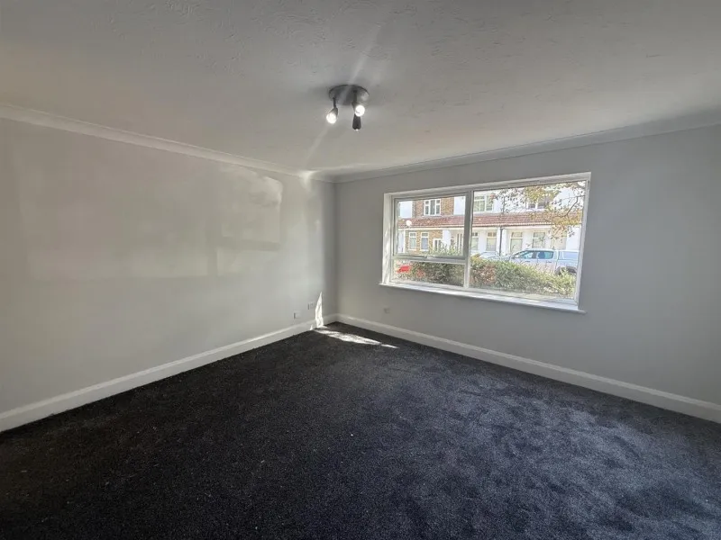 Heathcote Court, Linkfield Road, photo 4