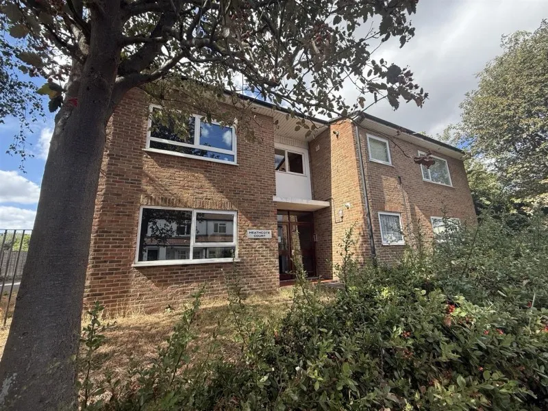 Heathcote Court, Linkfield Road, photo 5
