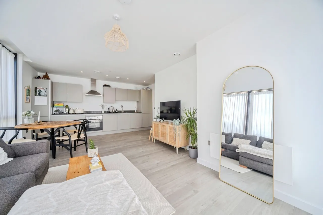 Buckingham Road, Bletchley, Milton Keynes, Buckinghamshire, MK3, photo 6