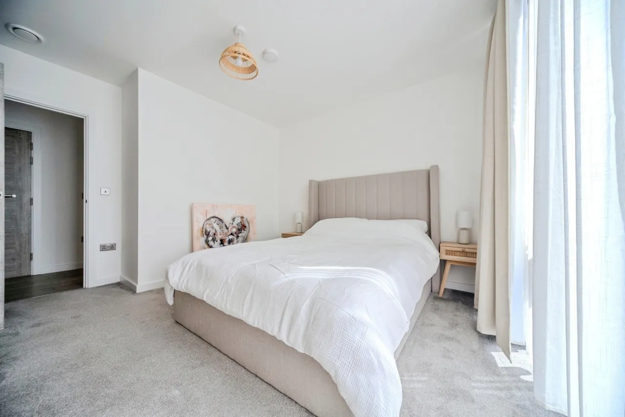 Buckingham Road, Bletchley, Milton Keynes, Buckinghamshire, MK3, photo 9