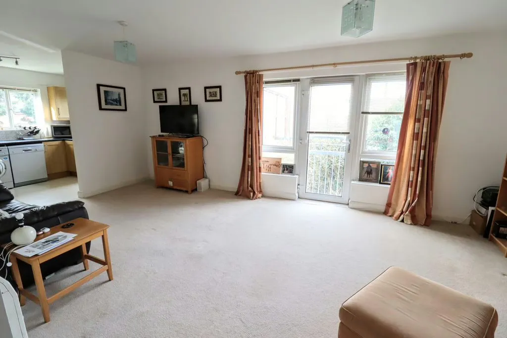 Baisley Gardens, Bletchley, Milton Keynes, Buckinghamshire, MK2 2NE, photo 6