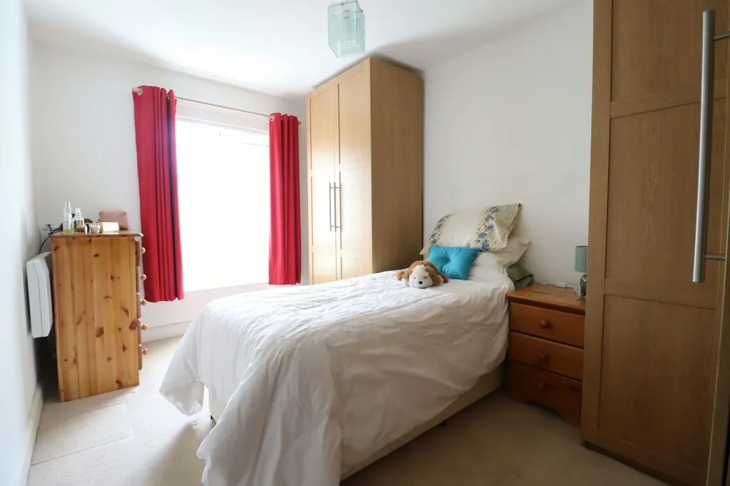 Baisley Gardens, Bletchley, Milton Keynes, Buckinghamshire, MK2 2NE, photo 4