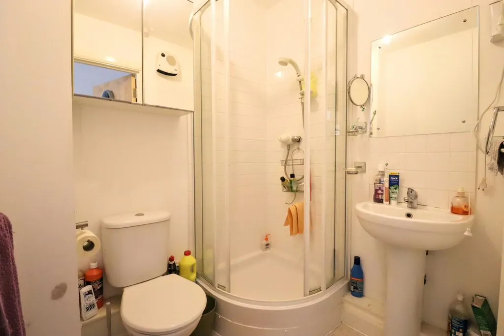 Baisley Gardens, Bletchley, Milton Keynes, Buckinghamshire, MK2 2NE, photo 5