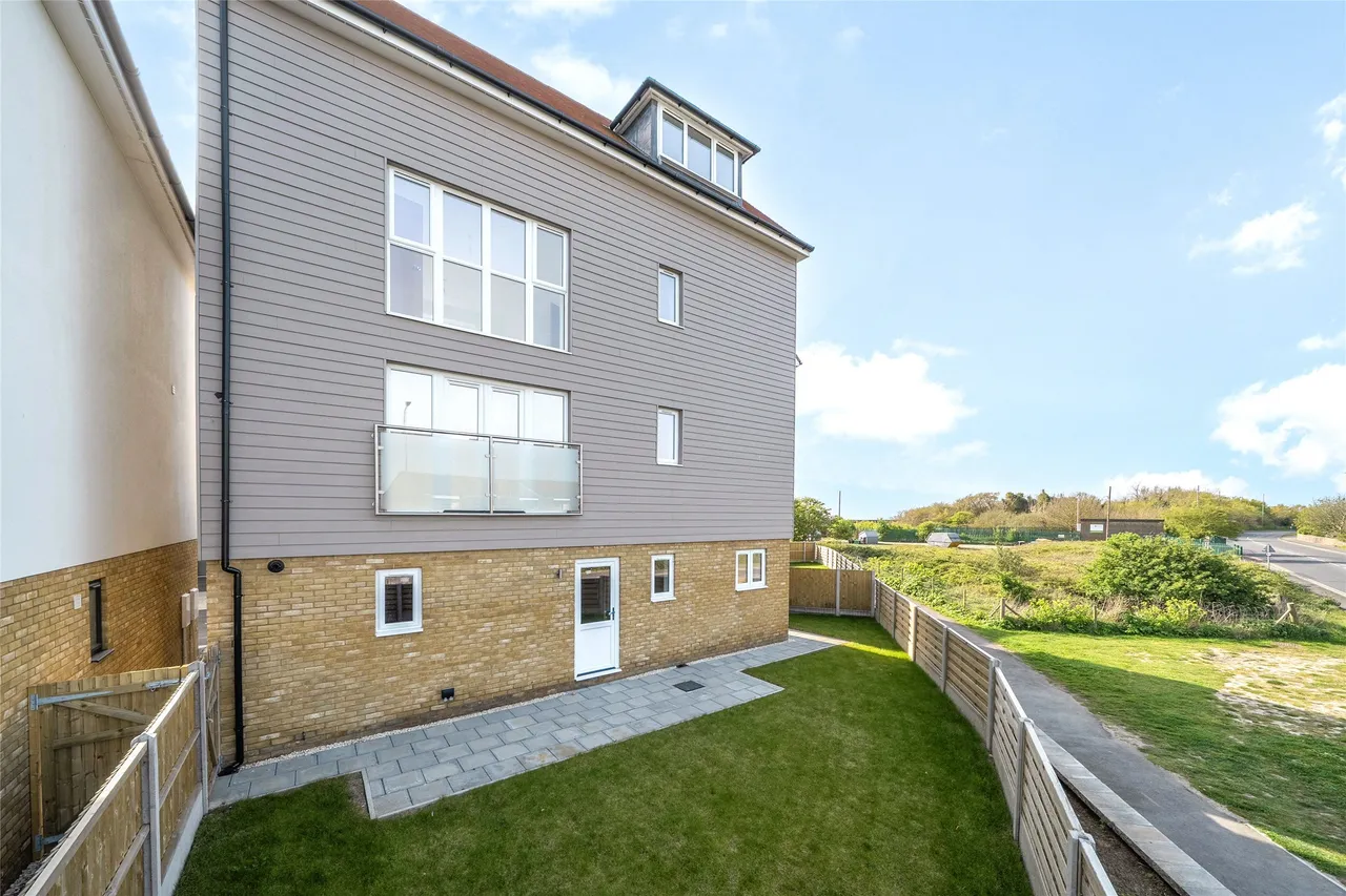 Dymchurch Road, Kent, St. Marys Bay, TN29 0HF, photo 14