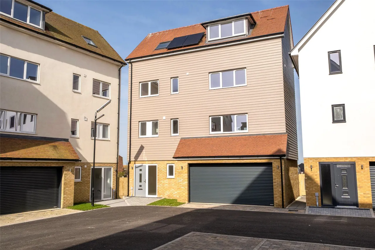 Dymchurch Road, Kent, St. Marys Bay, TN29 0HF, photo 3