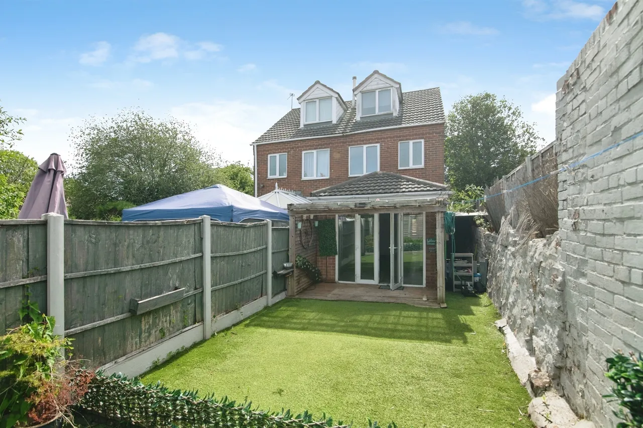 2 bed house for sale — The Belper, Dudley