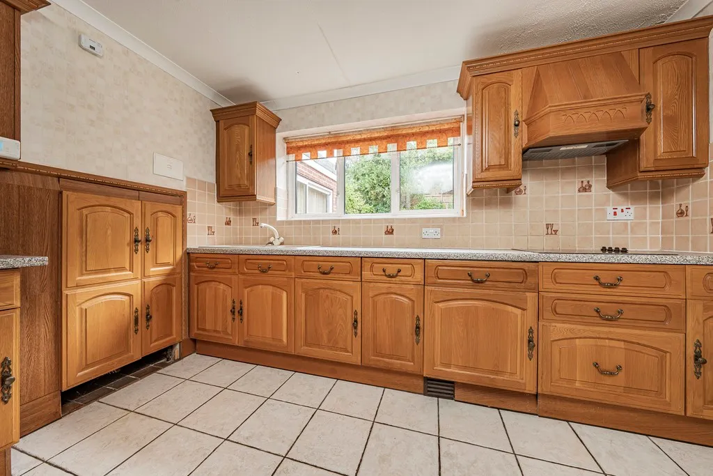 Beacon Close, North Uxbridge, UB8, photo 5