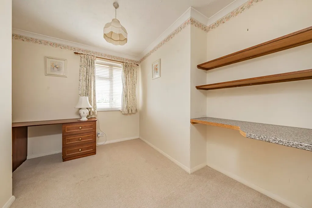 Beacon Close, North Uxbridge, UB8, photo 18