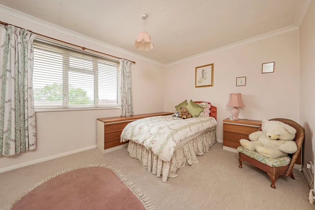 Beacon Close, North Uxbridge, UB8, photo 42