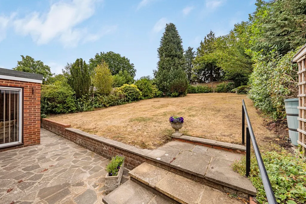 Beacon Close, North Uxbridge, UB8, photo 40