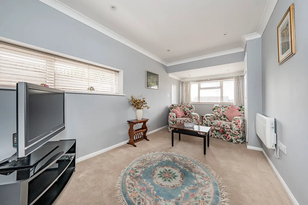 Beacon Close, North Uxbridge, UB8, photo 10