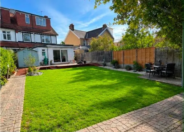 Smithy Lane, Tadworth, KT20, photo 3