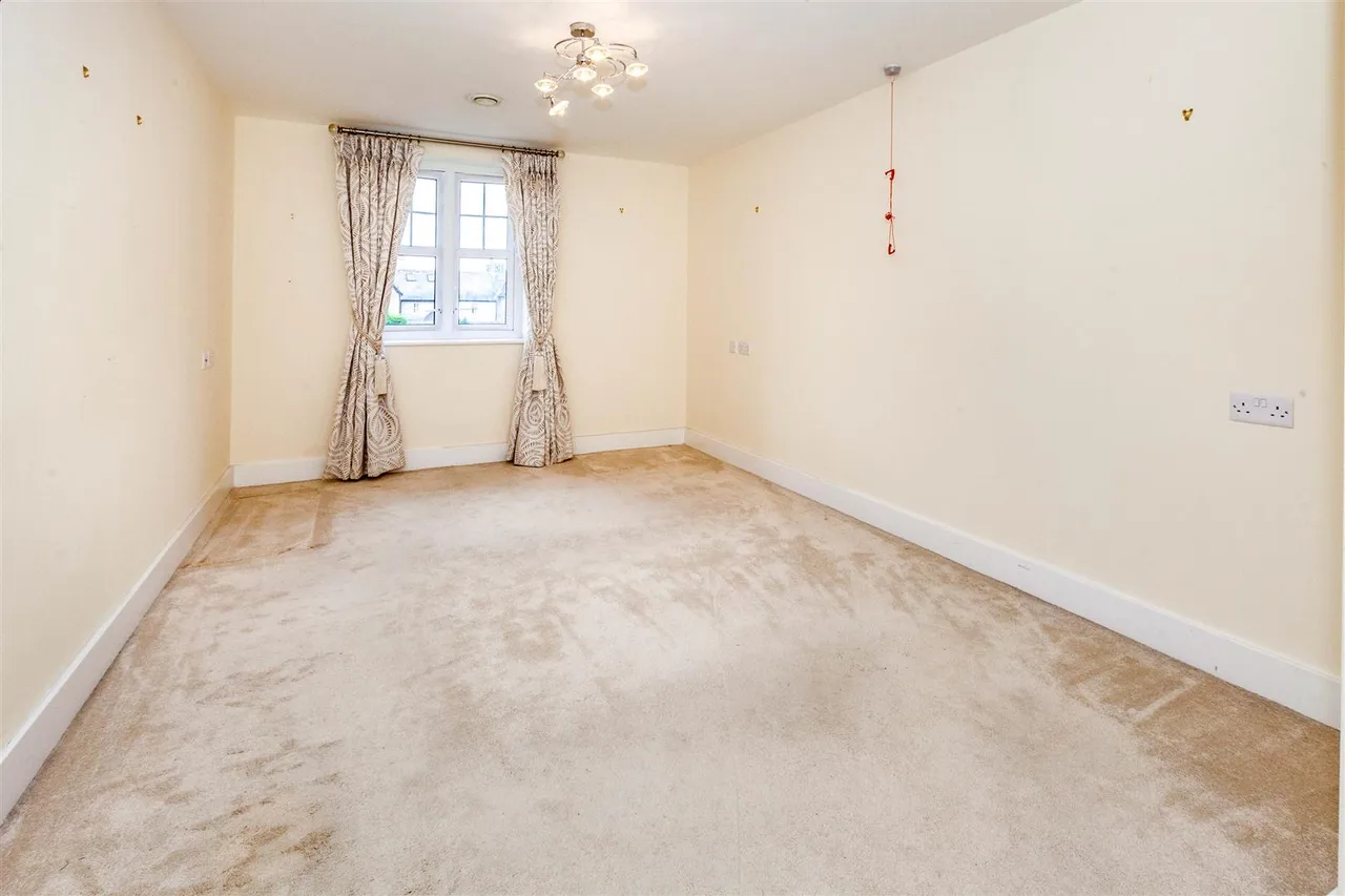 St. Lukes Road, Maidenhead, SL6, photo 4