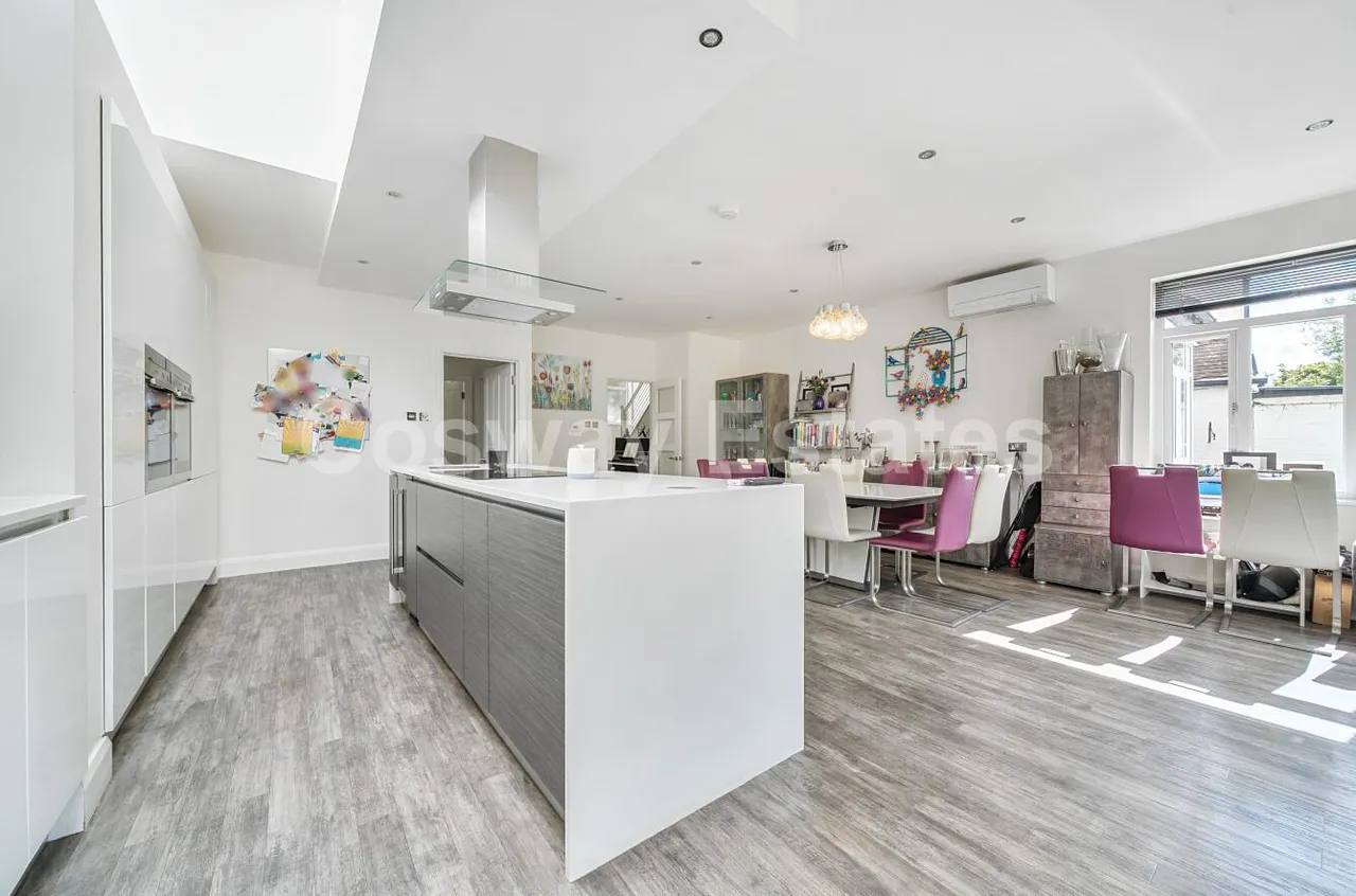 Hillside Grove, Mill Hill, NW7, London, photo 2