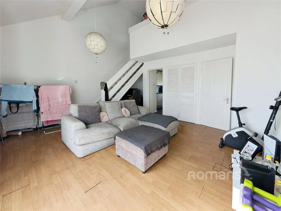Maiden Place, Lower Earley, RG6, photo 8