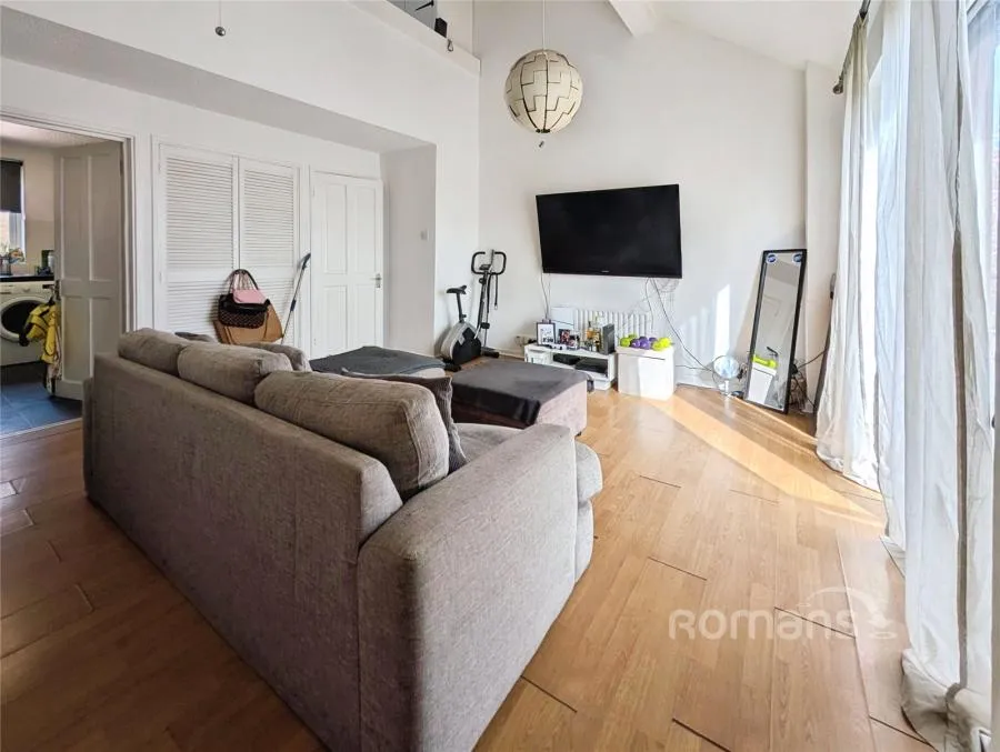Maiden Place, Lower Earley, RG6, photo 9