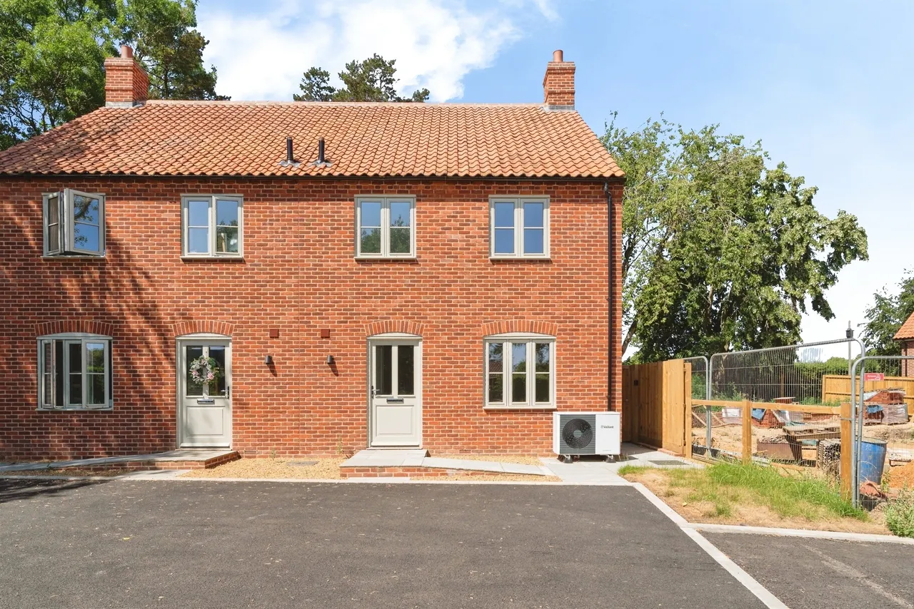 2 bed house for sale — Kenrick Cottages, Great Bircham