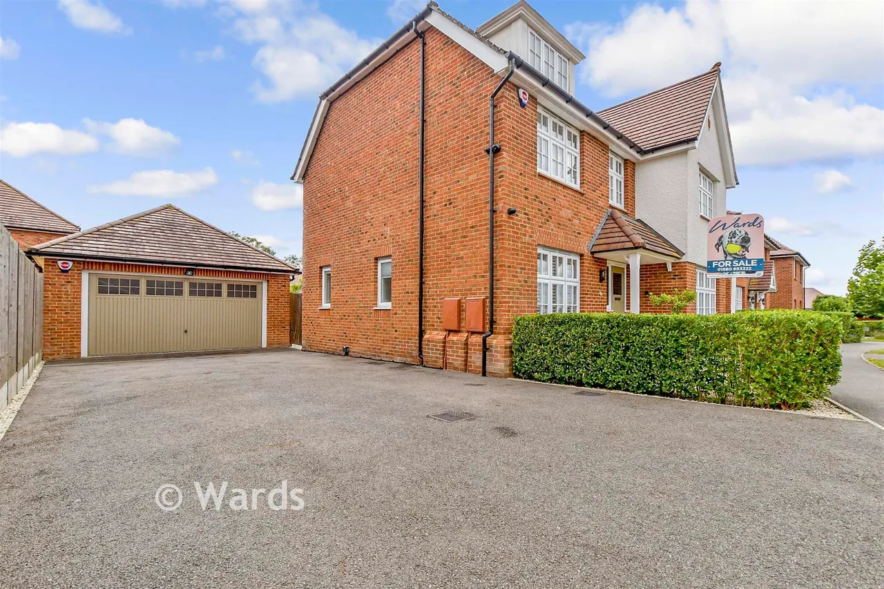 Admiral Way, Marden, TN12, photo 17