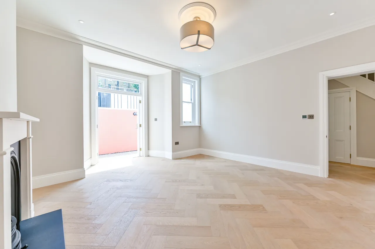 Basement Flat, 8 King Henrys Road, London, photo 2