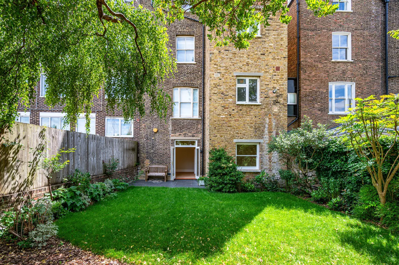 Basement Flat, 8 King Henrys Road, London, photo 7