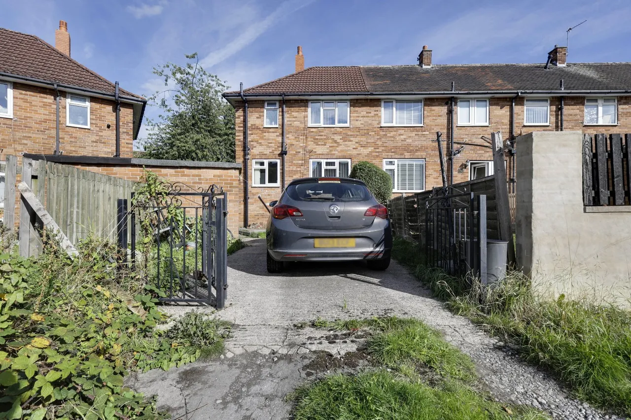 Fillingfir Walk, Leeds, LS16, photo 14