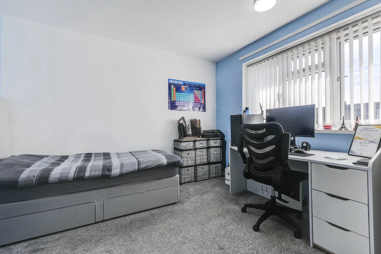 Fillingfir Walk, Leeds, LS16, photo 8