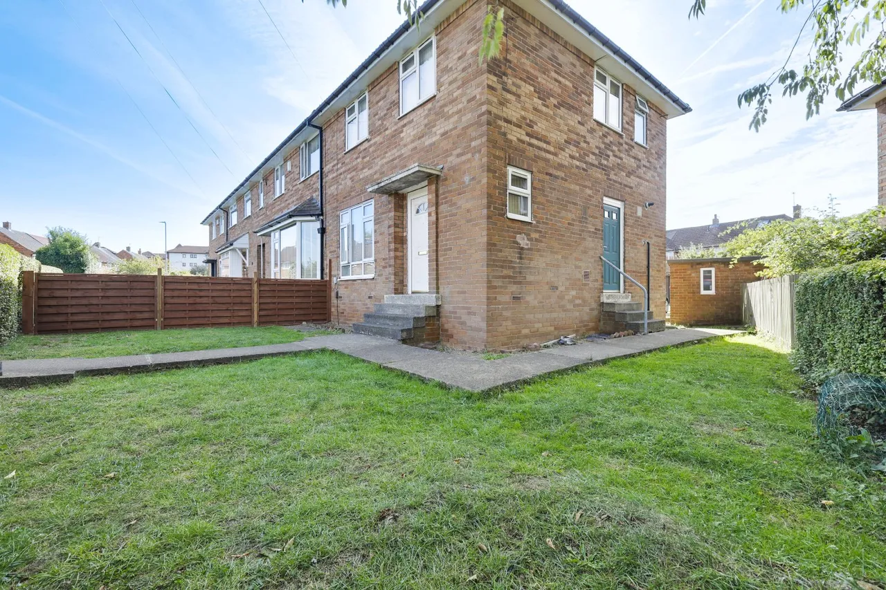 Fillingfir Walk, Leeds, LS16, photo 12
