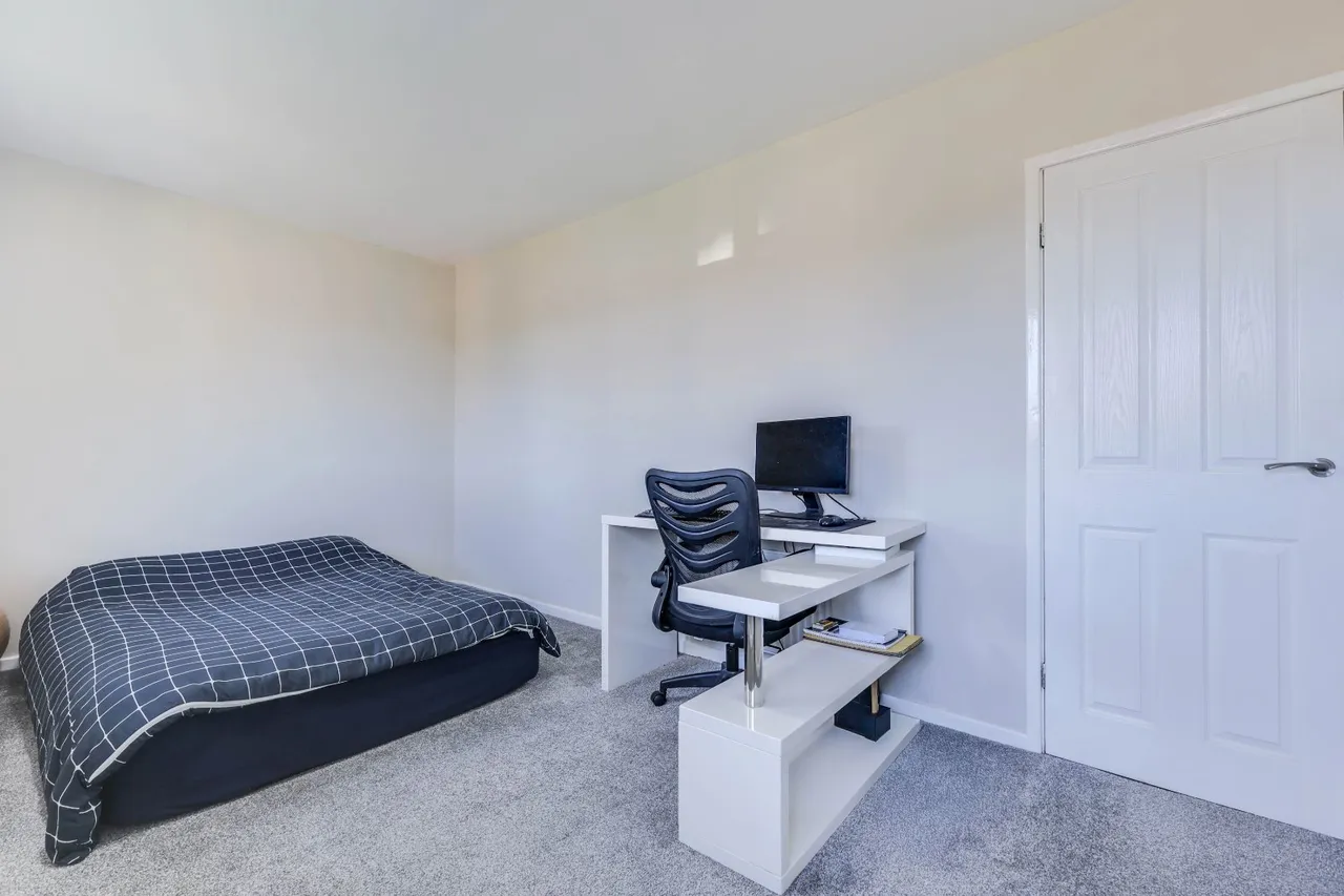 Fillingfir Walk, Leeds, LS16, photo 6
