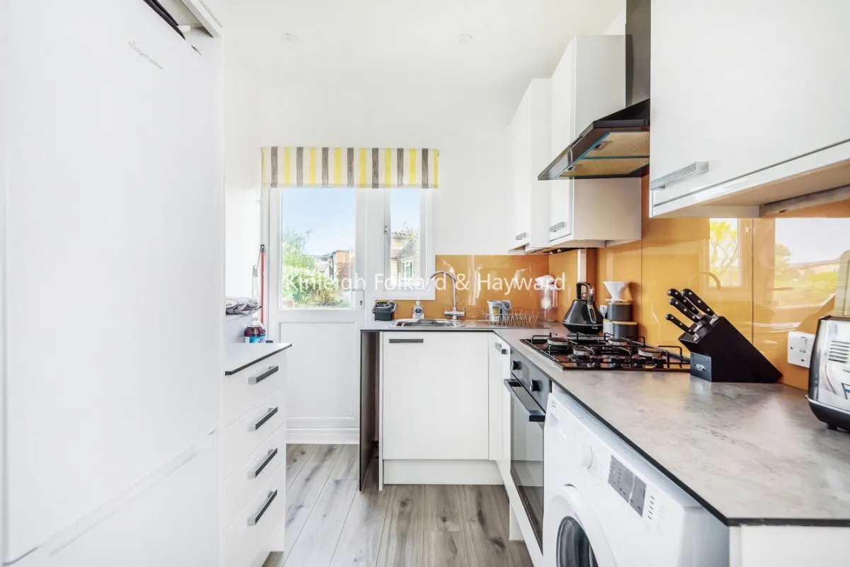 Mellison Road, London, SW17, photo 2