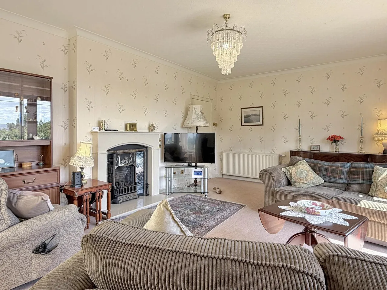 St. Catherines Place, Elgin, photo 5