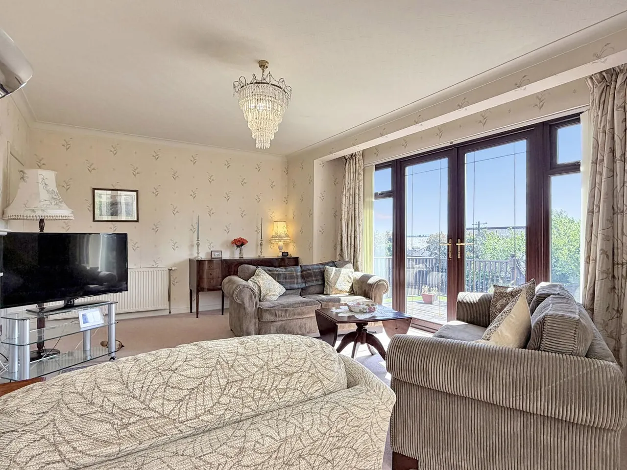 St. Catherines Place, Elgin, photo 4