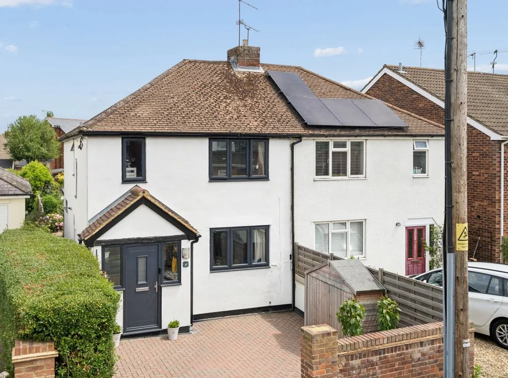 4 bed house for sale — Oak Tree Road, Marlow SL7 3EE