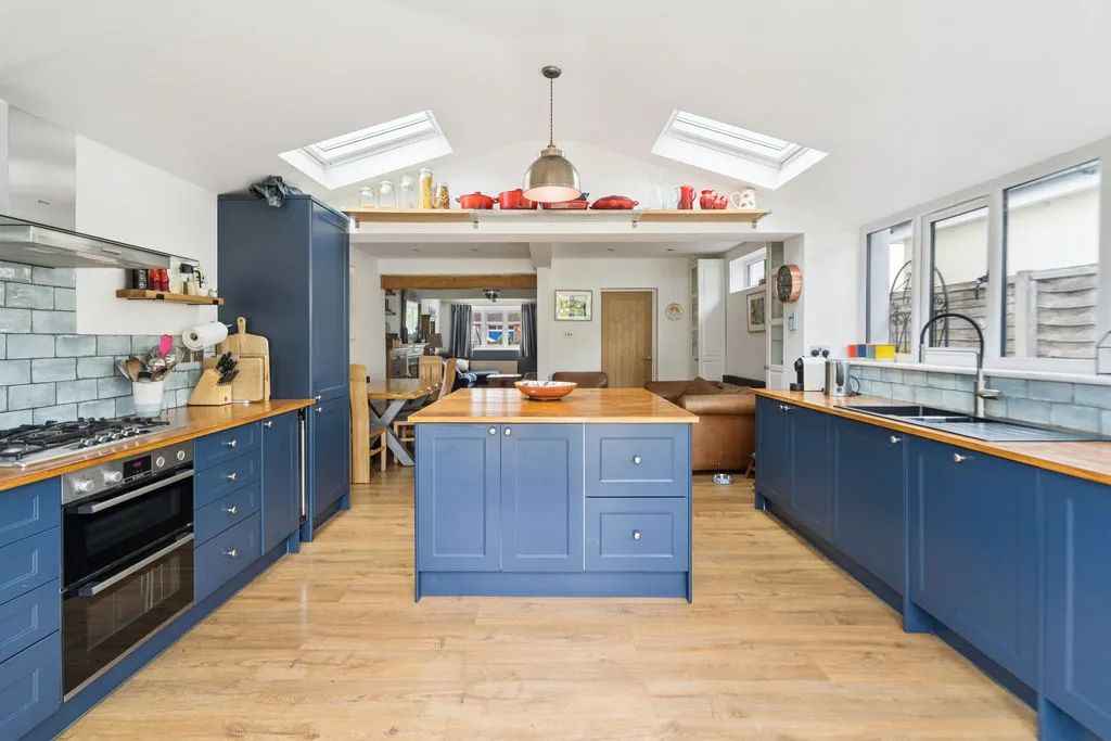 Oak Tree Road, Marlow SL7 3EE, photo 2