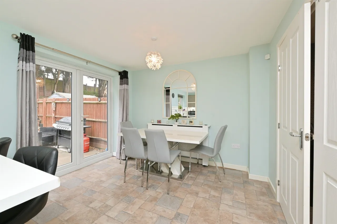Whitney Drive, Yaxley, Peterborough, photo 6