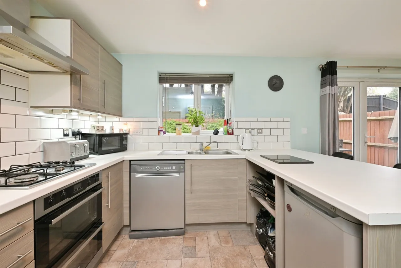 Whitney Drive, Yaxley, Peterborough, photo 3