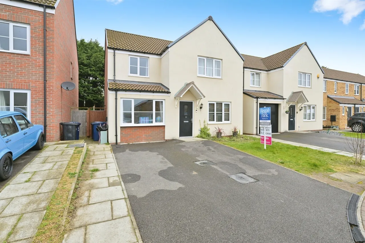 4 bed house for sale — Whitney Drive, Yaxley, Peterborough