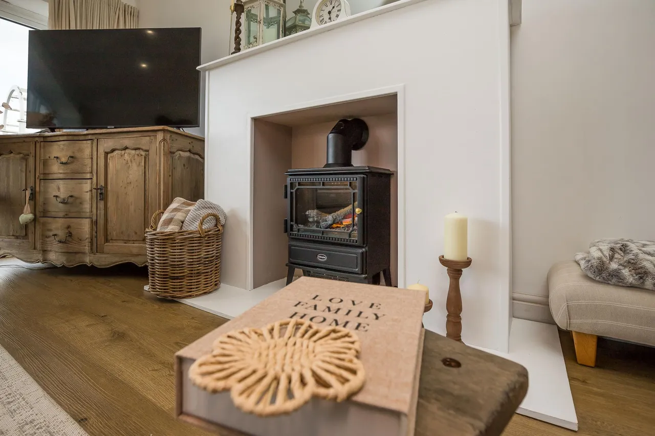 Lower Farm Road, Is-Y-coed, LL13, photo 6