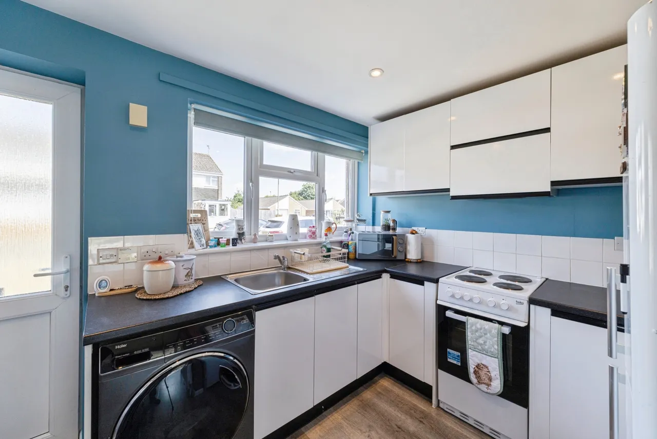 Stoneleigh Drive, Carterton, OX18, photo 8