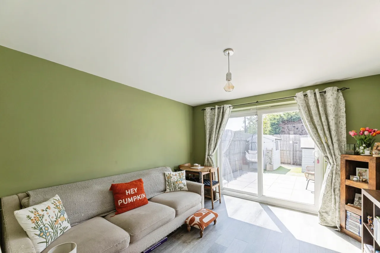 Stoneleigh Drive, Carterton, OX18, photo 2