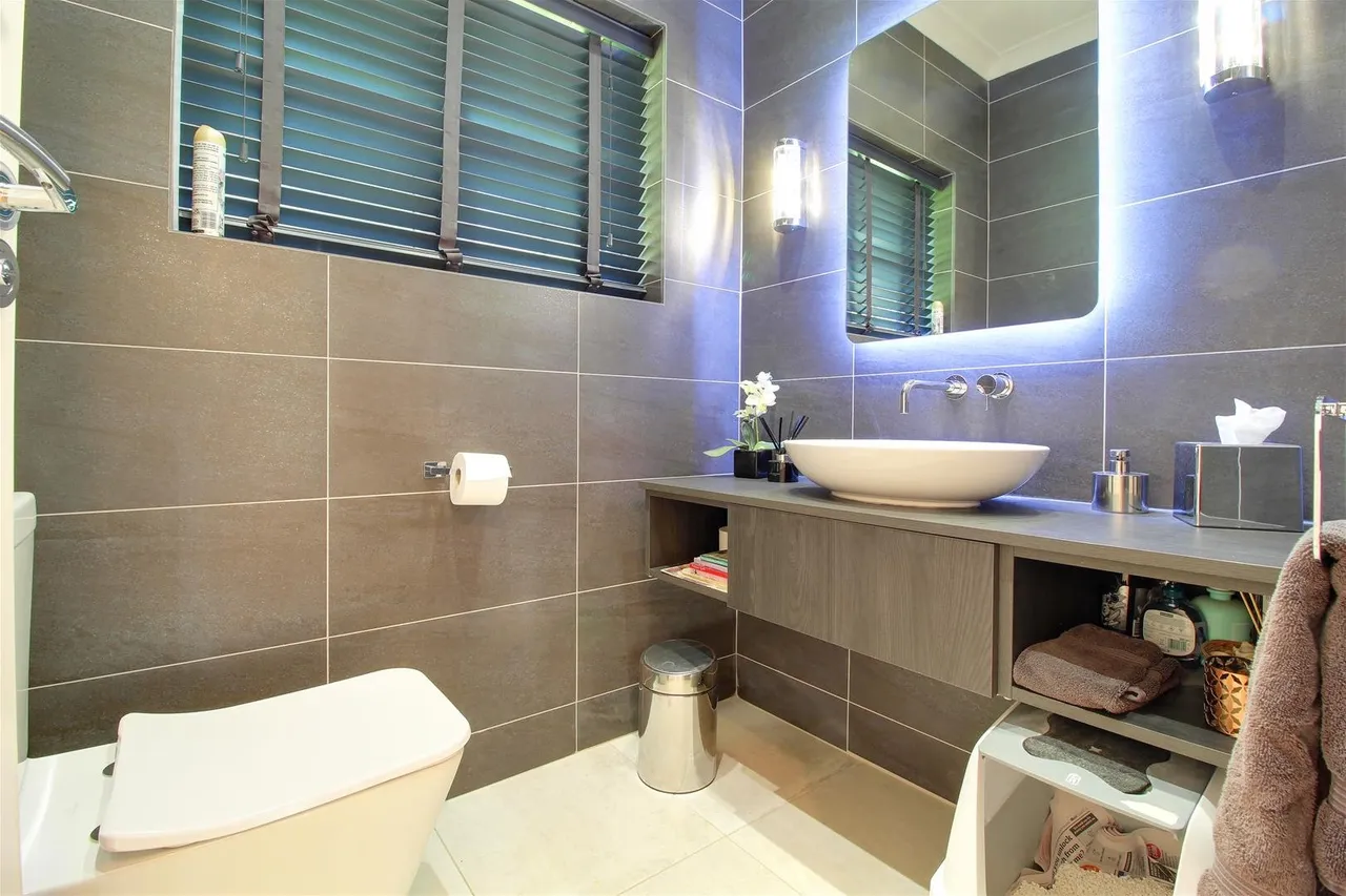 Dixons Hill Close, North Mymms AL9 7EG, photo 34