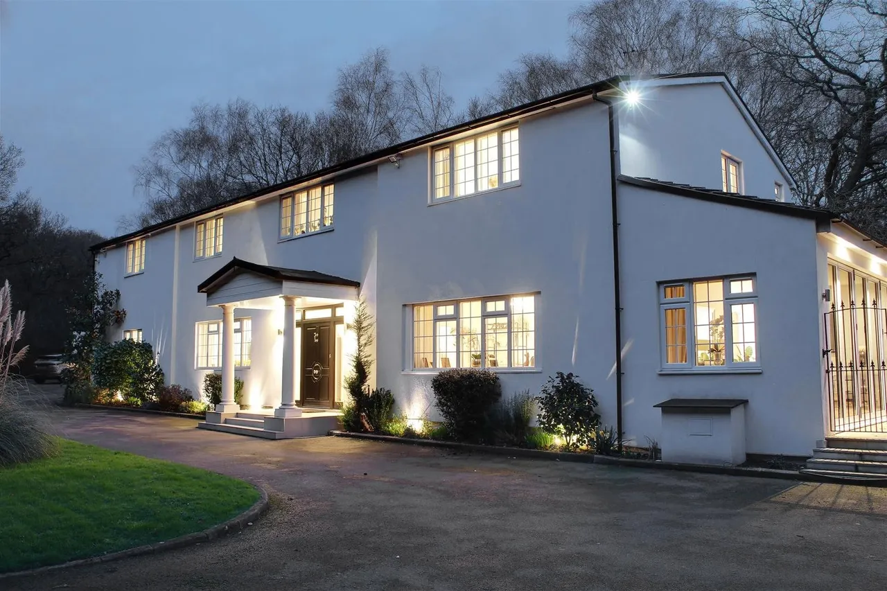 Dixons Hill Close, North Mymms AL9 7EG, photo 19
