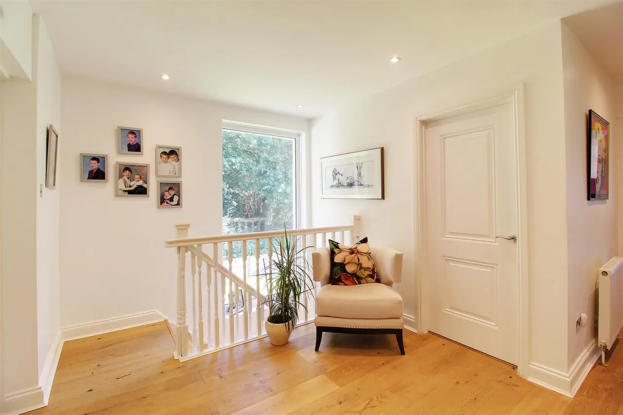 Dixons Hill Close, North Mymms AL9 7EG, photo 41