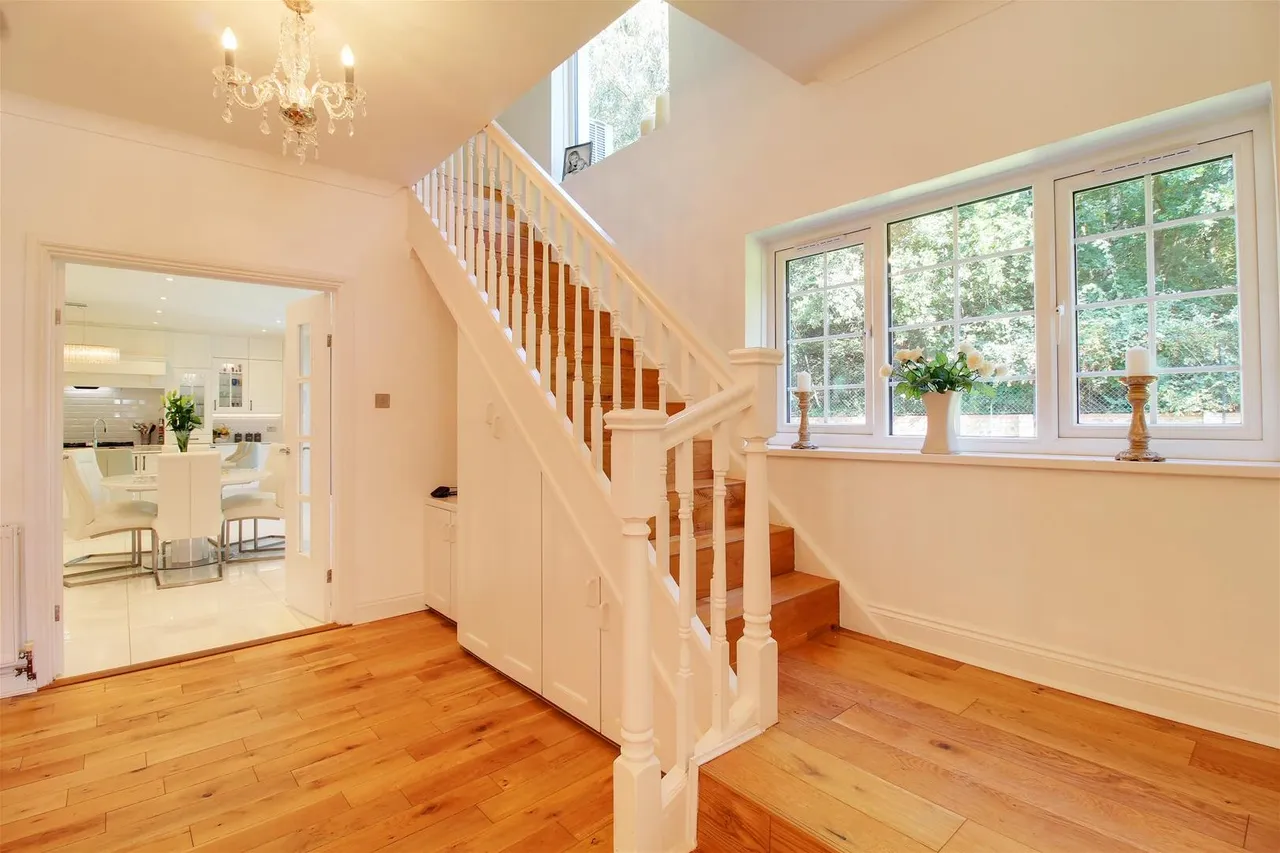 Dixons Hill Close, North Mymms AL9 7EG, photo 28