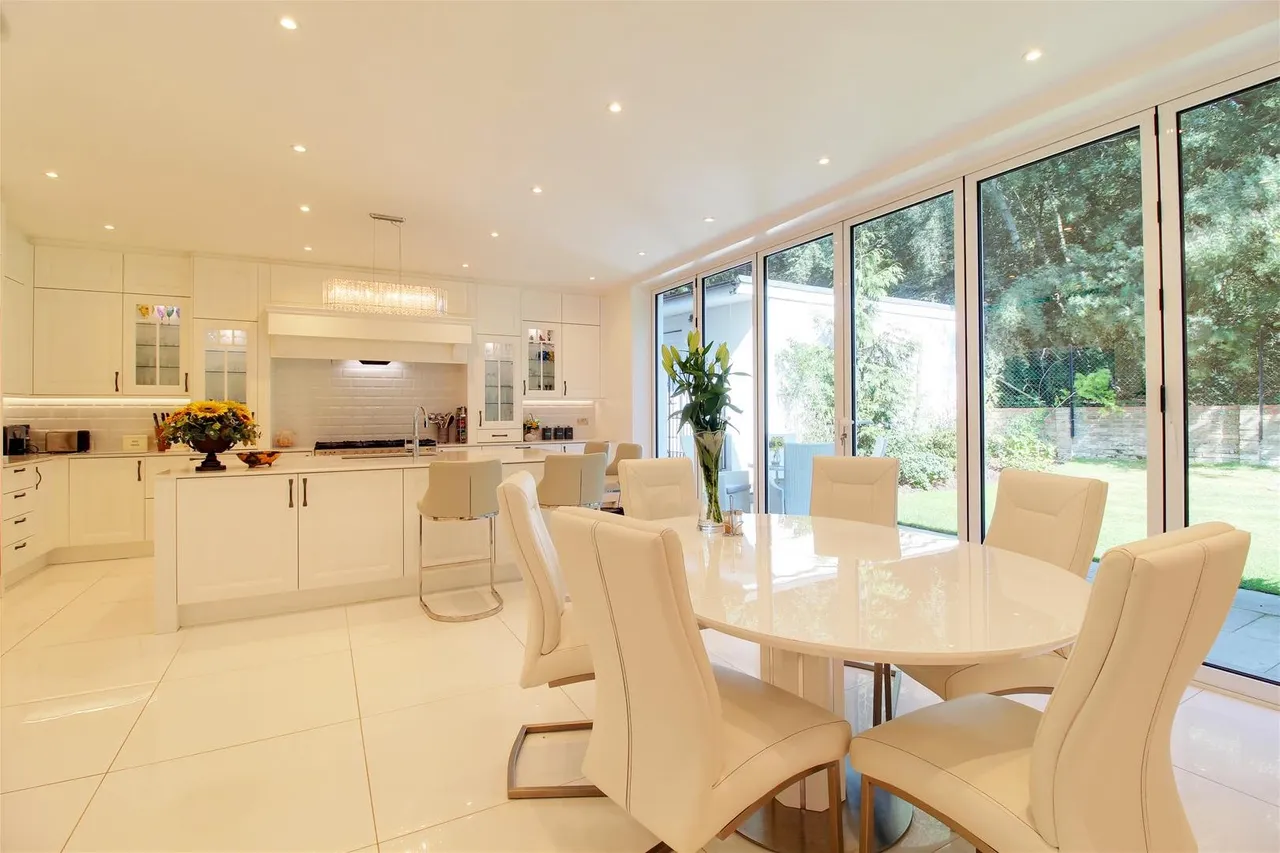 Dixons Hill Close, North Mymms AL9 7EG, photo 36