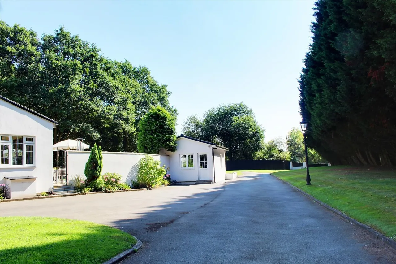 Dixons Hill Close, North Mymms AL9 7EG, photo 23