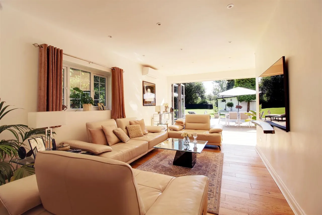 Dixons Hill Close, North Mymms AL9 7EG, photo 5