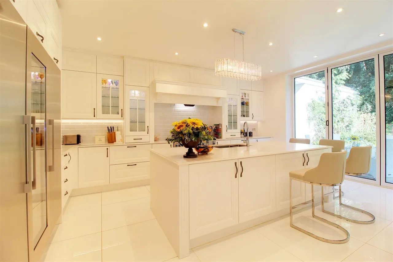 Dixons Hill Close, North Mymms AL9 7EG, photo 39