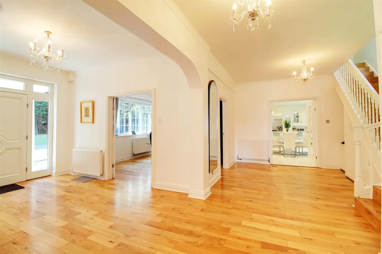 Dixons Hill Close, North Mymms AL9 7EG, photo 6