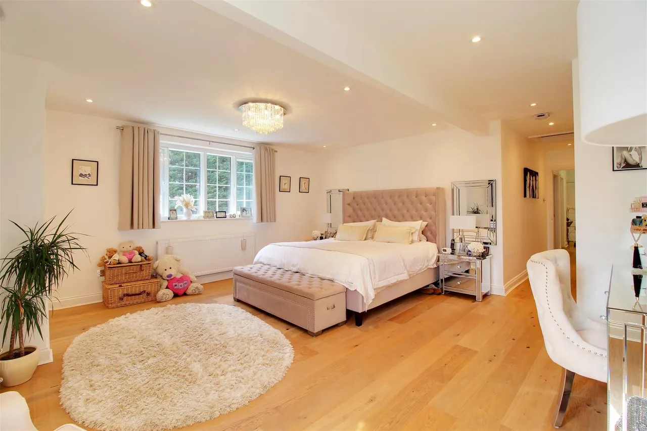 Dixons Hill Close, North Mymms AL9 7EG, photo 8