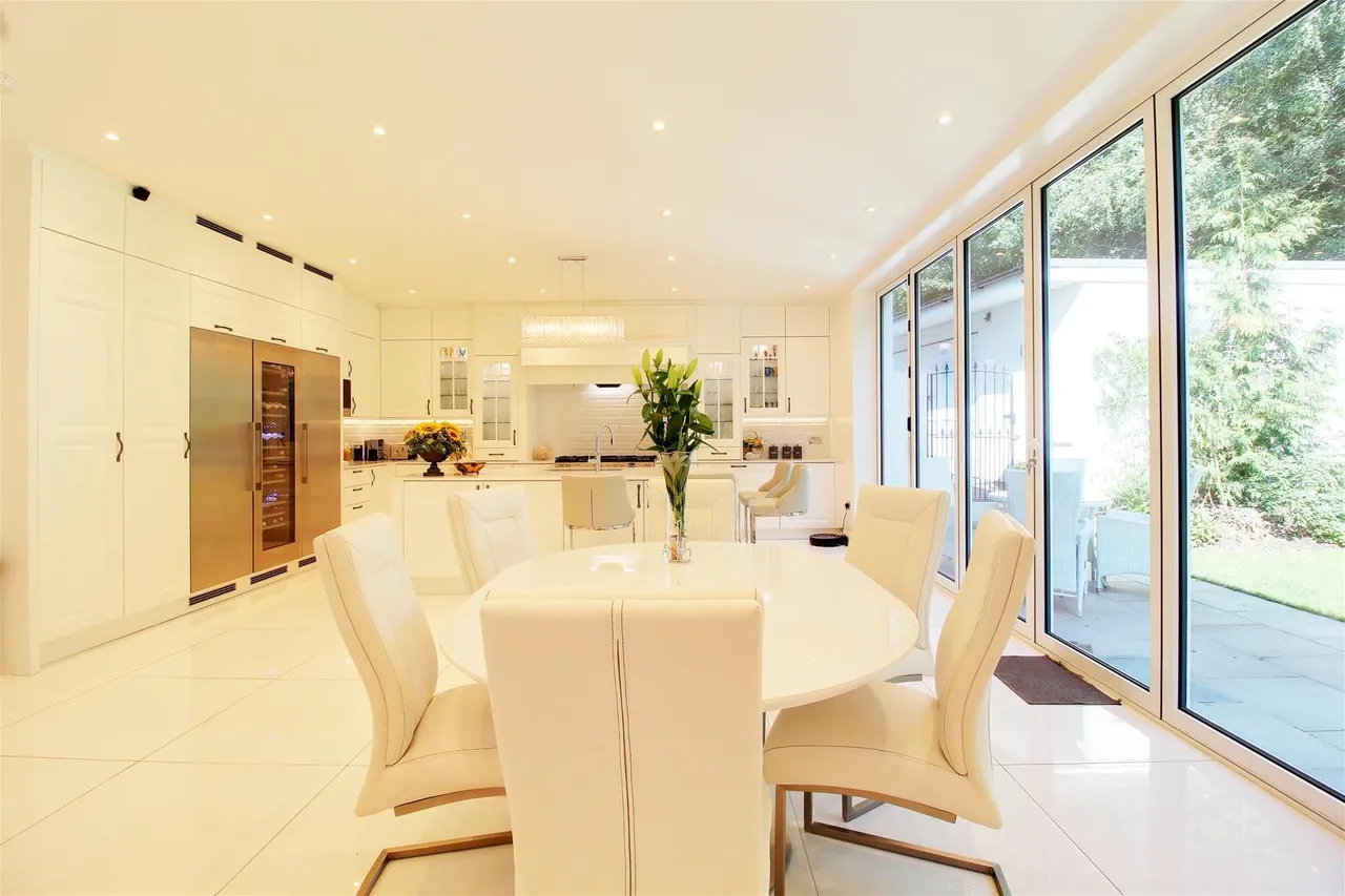Dixons Hill Close, North Mymms AL9 7EG, photo 35